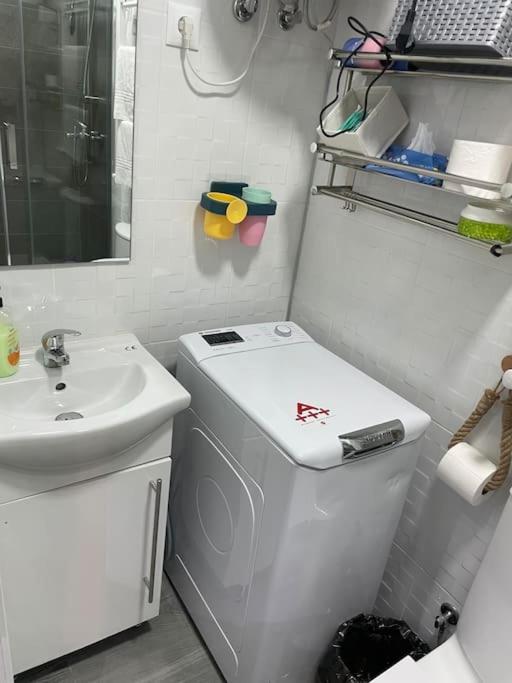Acogedor Estudio D Junto A Metro Apartment มาดริด ภายนอก รูปภาพ